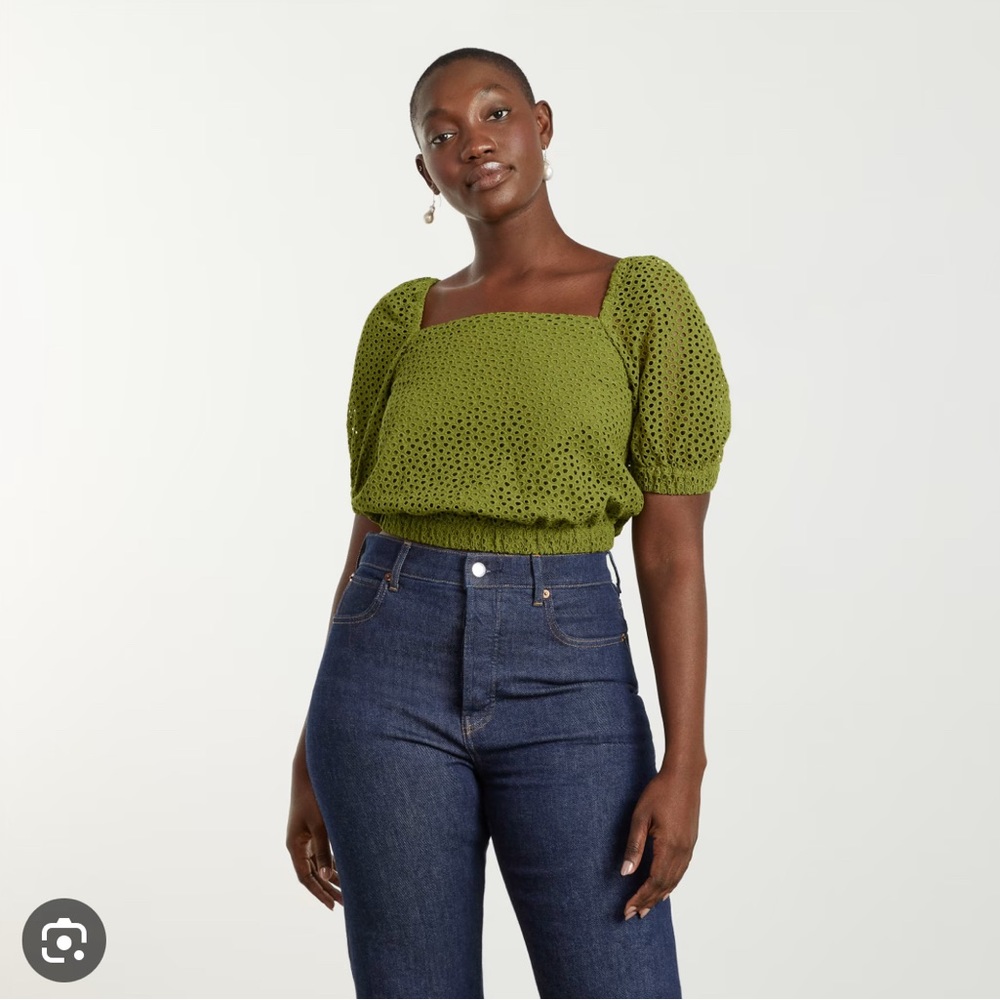 Everlane Eyelet Puff Sleeve Top in Moss